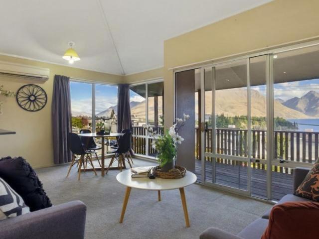 Ultimate Convenience, Walk-To-Town Townhouse Villa Queenstown Exterior photo